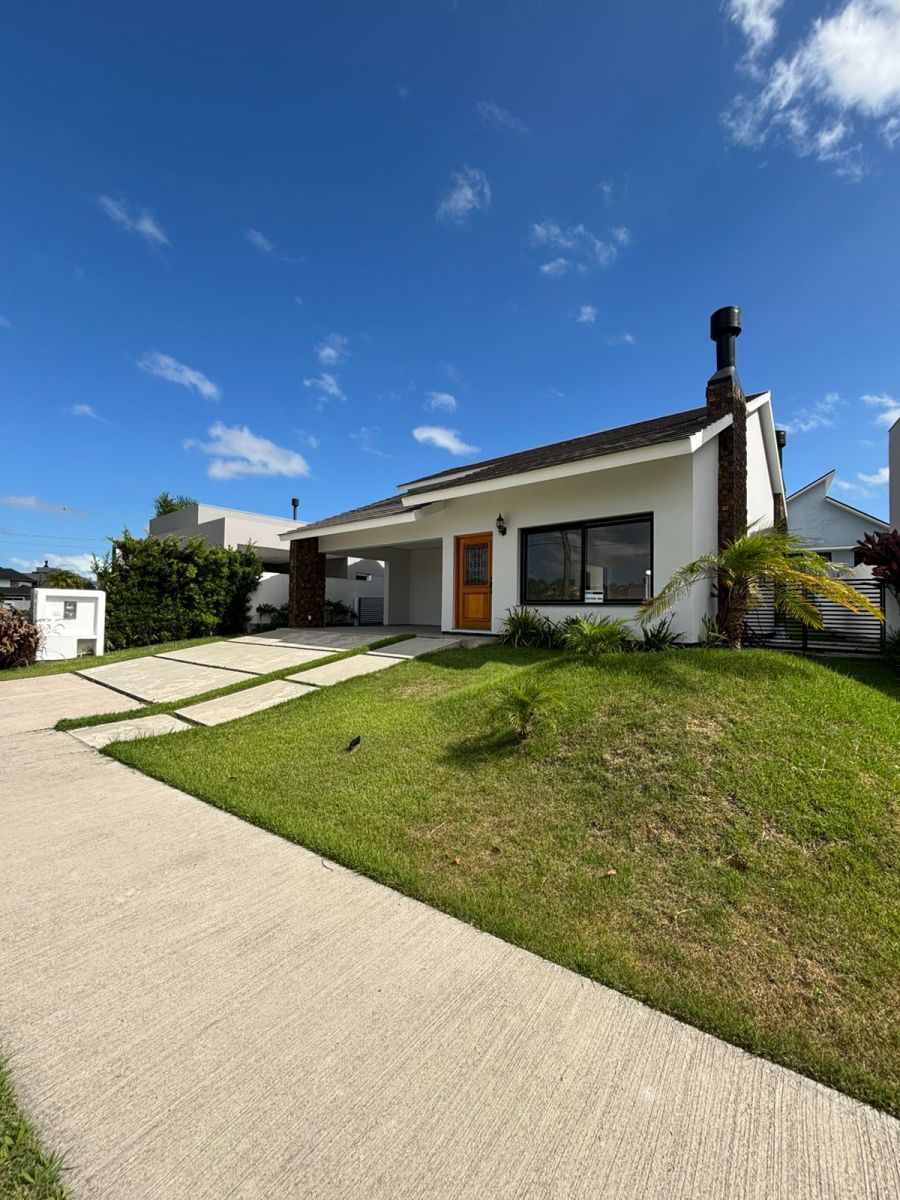 Casa em Condomínio - Venda - Laranjal - Pelotas - RS