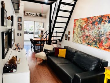 Casa diferenciada em condomnio fechado