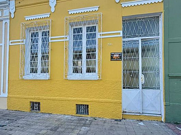 Casa na regi�o universit�ria de Pelotas